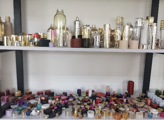 各类化妆品瓶子